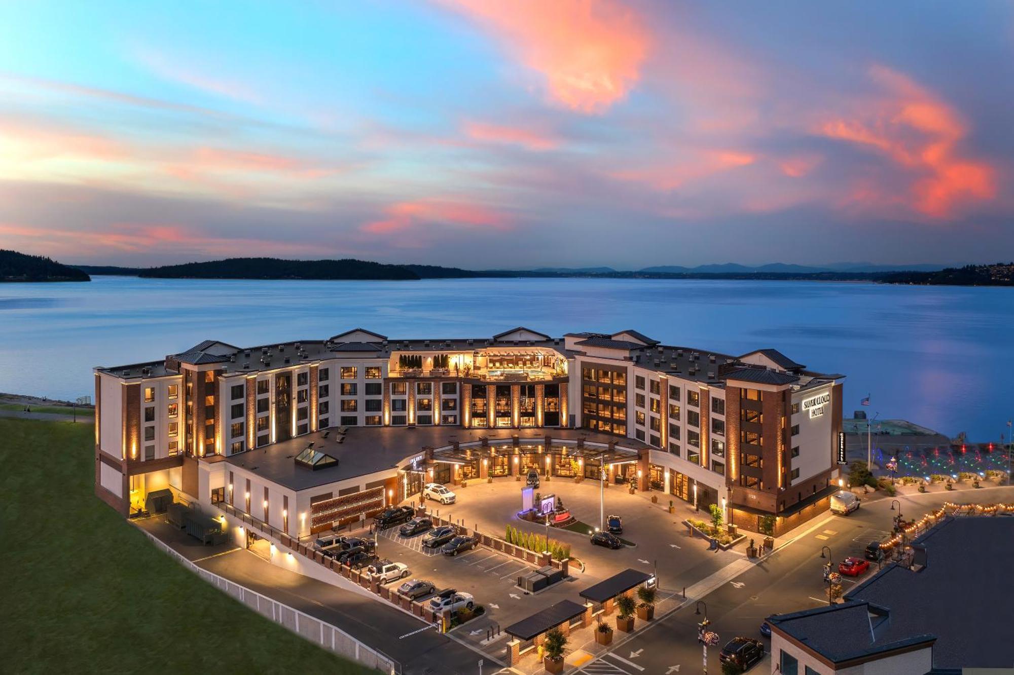 Silver Cloud Hotel Tacoma At Point Ruston Waterfront מראה חיצוני תמונה