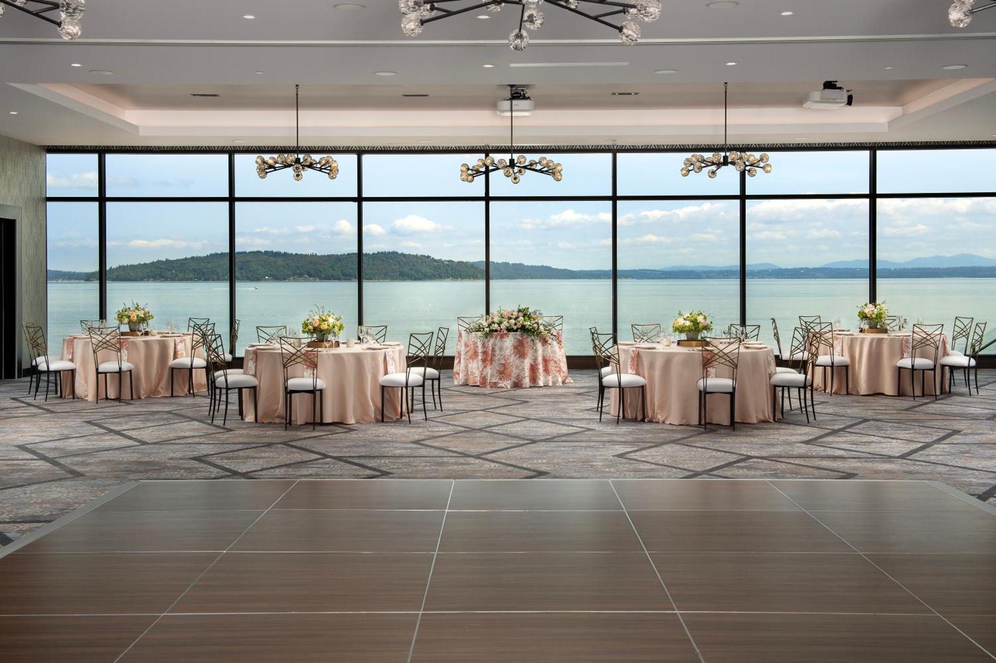 Silver Cloud Hotel Tacoma At Point Ruston Waterfront מראה חיצוני תמונה